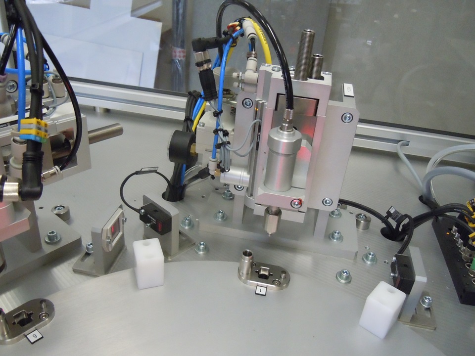 Assemblage automatisé médical