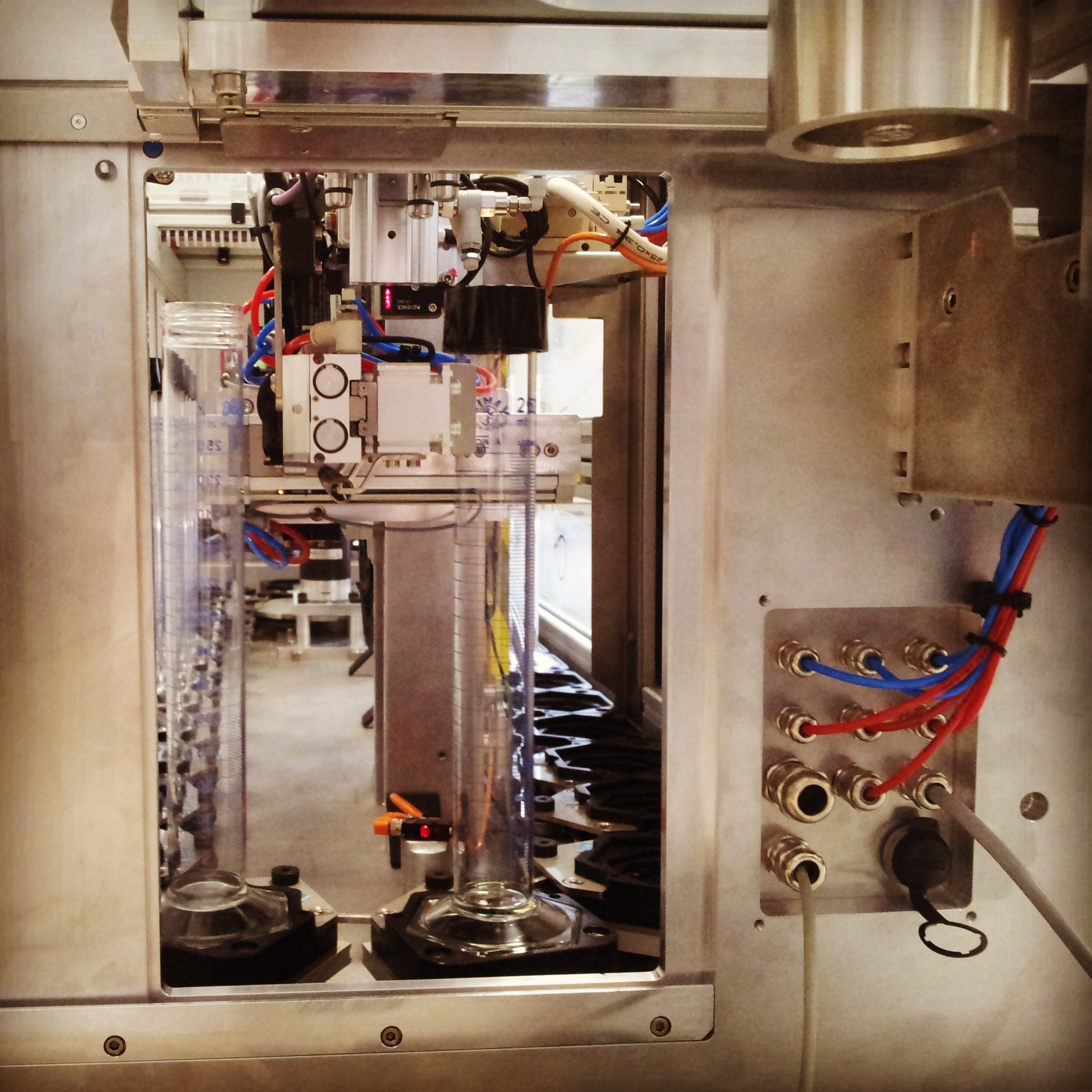 Machine industrielle de test et de stockage d'éprouvettes - ASM - vue intérieure
